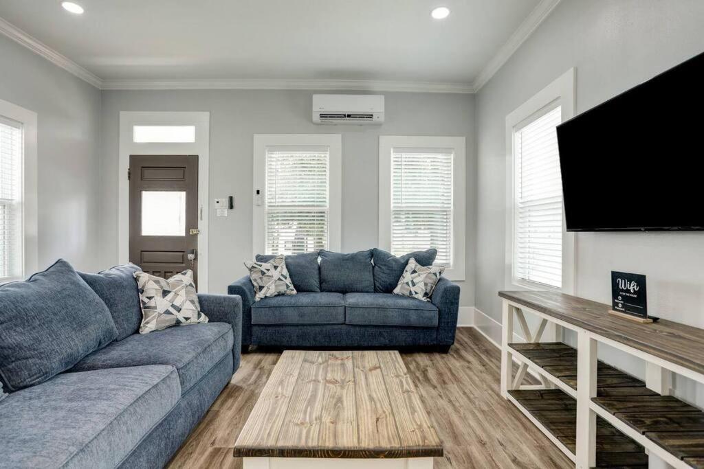Renovated Beach Bungalow! Galveston Exterior photo
