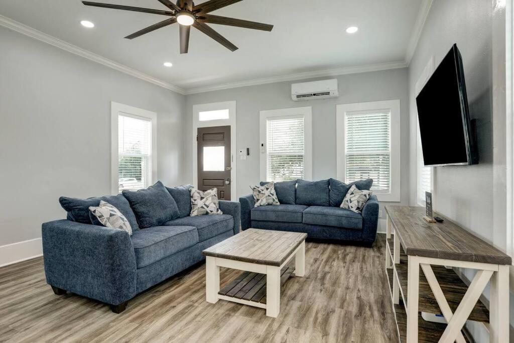 Renovated Beach Bungalow! Galveston Exterior photo