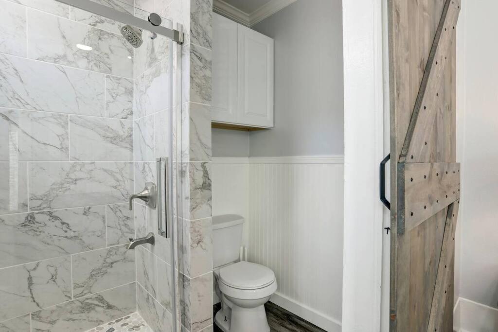 Renovated Beach Bungalow! Galveston Exterior photo